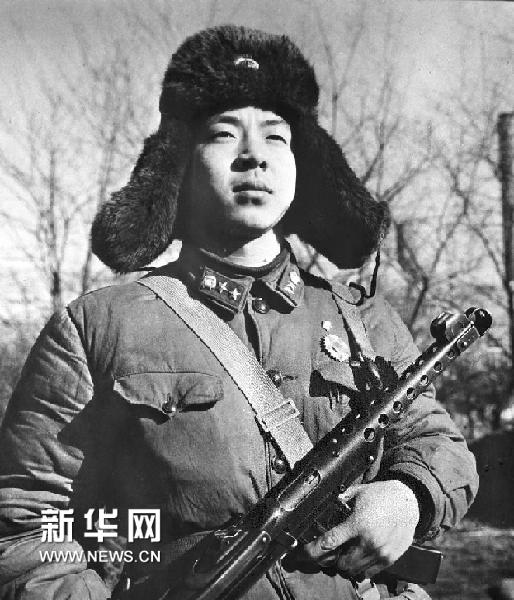 （图文互动·家国梦想·时代英雄谱）（4）致敬六十年代英雄人物：“自己活着是为了使别人更美好”