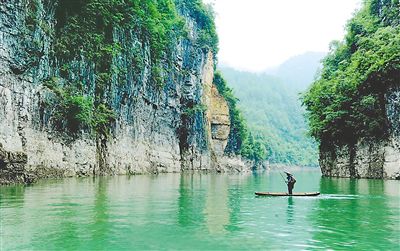 来贵州绥阳:探索风景之王 发现"十二背后"